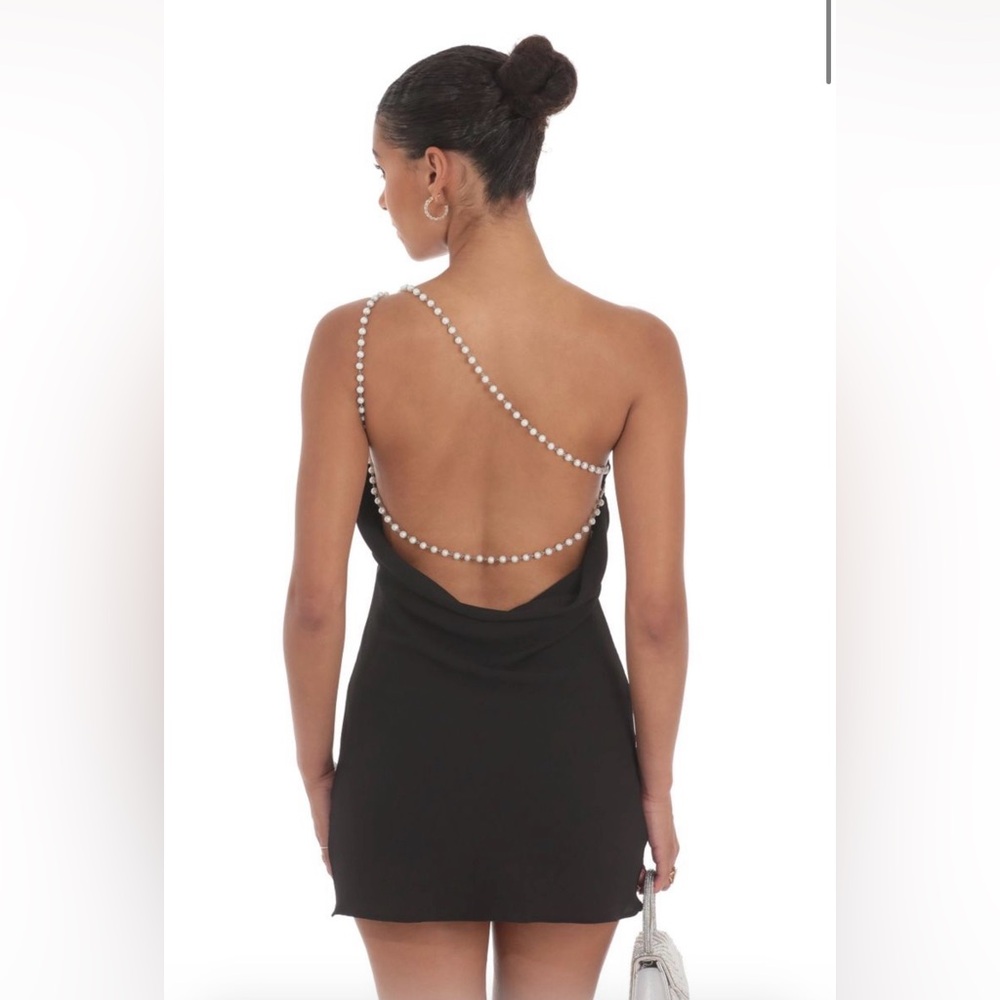 Lucy in the Sky One Shoulder Black/Pearl